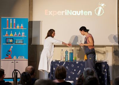 Experimentiershow der Experinauten (Foto: Reiner Voß / view)