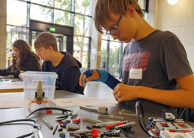 Bauen mit Lego-Mindstorms (Foto: ZRW)
